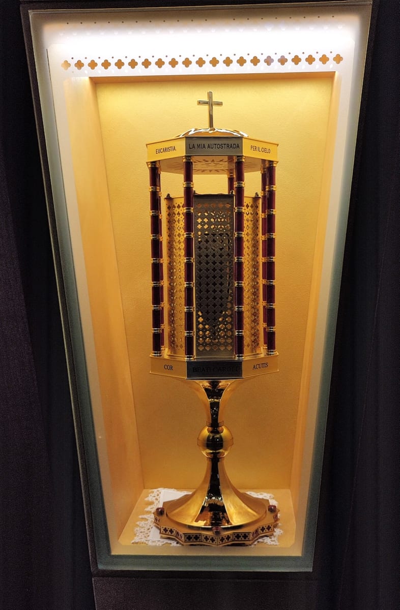 The reliquary holding the heart of St. Carlo Acutis in a chapel of San Rufino Cathedral, Assisi.